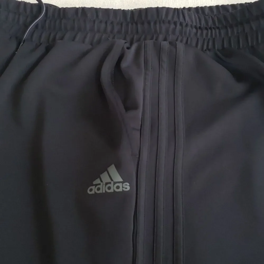 adidas comfortable black